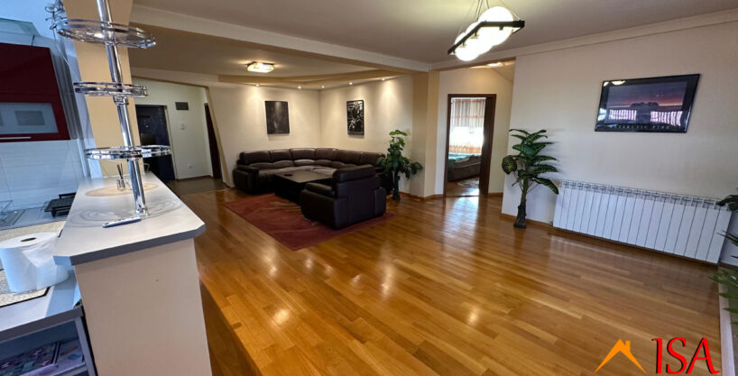 Apartament 3 camere de închiriat – zona OITUZ – Ready to Move!