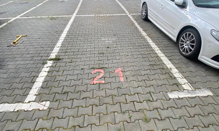 Loc de parcare de închiriat